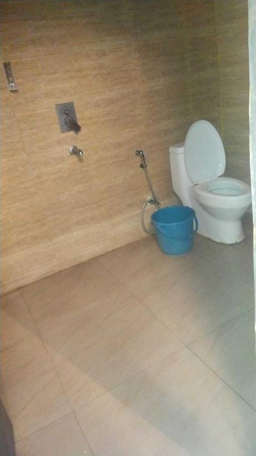 Hotel O Kl Khari Near Ashoka Park Mein Metro Nuova Delhi Esterno foto