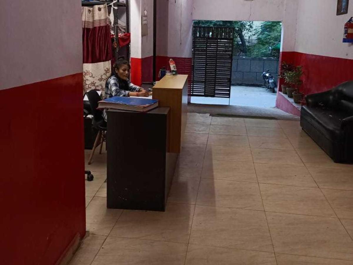 Hotel O Kl Khari Near Ashoka Park Mein Metro Nuova Delhi Esterno foto